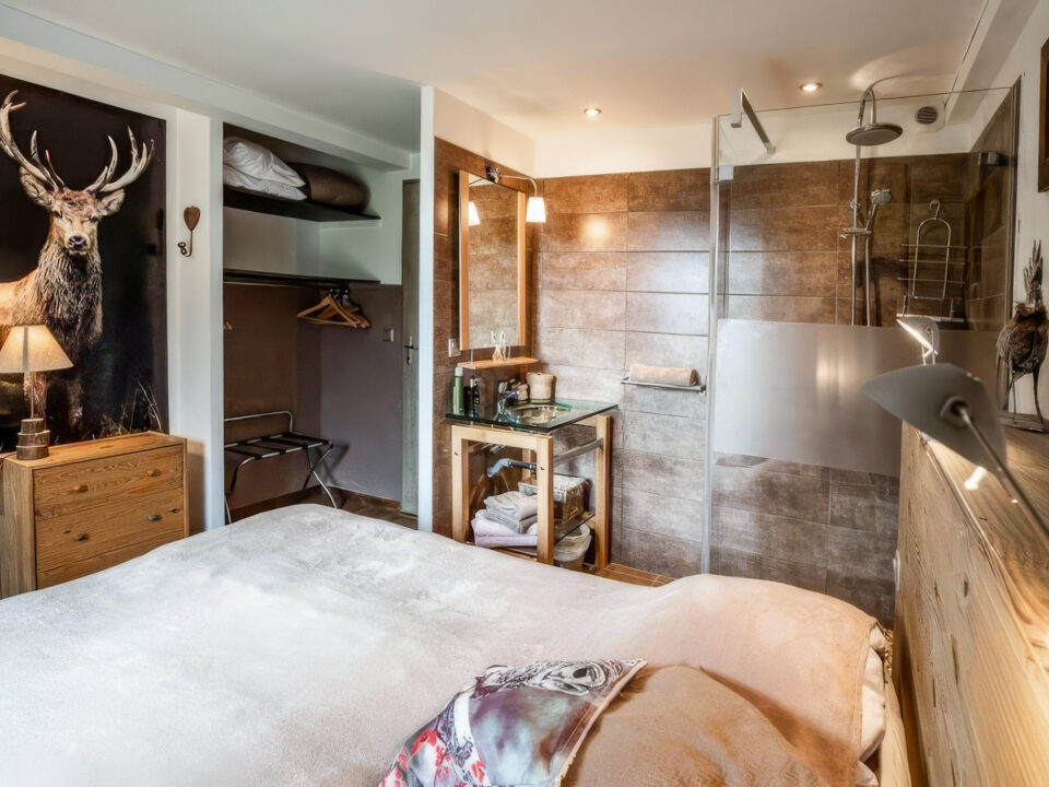 chambre et salle de bain